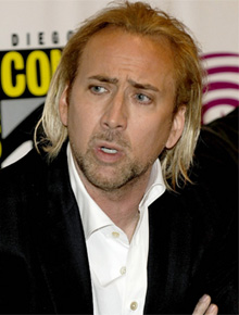 Loiro: Nicolas Cage aparece com madeixas tingidas