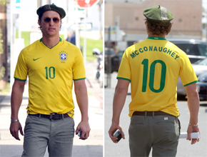 Brasil: McConaughey veste camisa da seleção