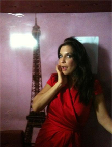 Paris?: Ivete Sangalo posta foto divertida