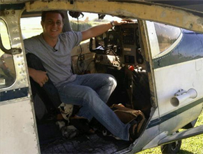 <i>Lata Velha</i> aeronáutico?: Huck posta foto em avião