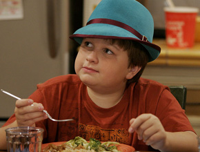 <i>Two and a Half</i>: Jake é adolescente mais bem pago