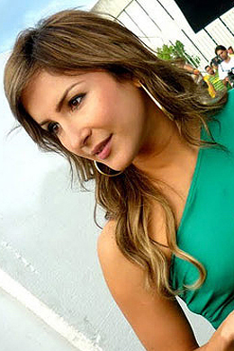 Loira: Claudia Leitte muda o visual