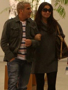 Mamãe: Giovanna Antonelli passeia no <i>shopping</i>