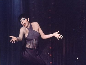 Coleção: Liza Minnelli lança linha de joias e roupas