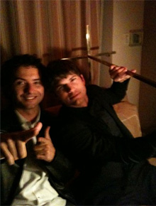 <i>Twitter</i>: Kutcher posta foto com Marco Luque