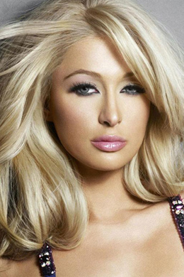Desfile: Paris Hilton estará na passarela da <i>Triton</i>