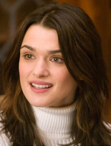 Três pulinhos?: Rachel Weisz diz ser supersticiosa