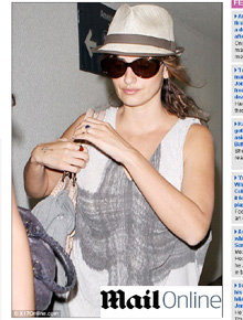 <i>Tattoo</i>?: Penélope Cruz exibe novo desenho