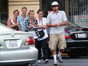 Todo Poderoso: DiCaprio passeia com quatro mulheres