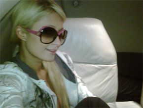 Las Vegas: Paris Hilton posta foto no jatinho