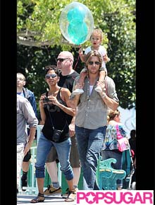 <i>Disney</i>: Halle e Aubry passeiam com Nahla