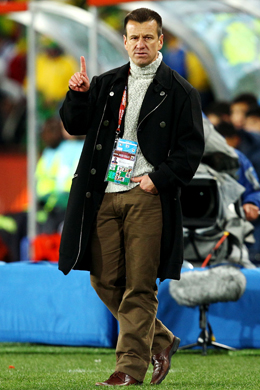 Futebol: Dunga usa Herchcovitch