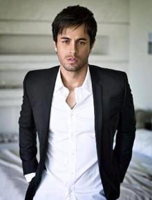 <i>Psiu!</i>: Enrique Iglesias se irrita com Amy e outros famosos
