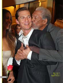 Carinho: Freeman demonstra que gosta de McConaughey