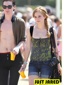 Férias!: Emma Watson curte festival