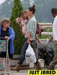<i>Tour</i>: Katie Holmes e Suri visitam fazenda no Canadá
