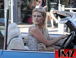 Lei: Mischa Barton é multada