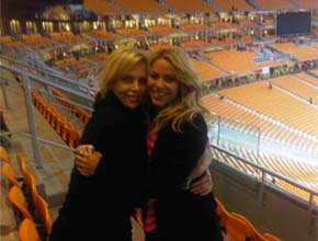 Copa: Shakira e Charlize Theron acompanham a final