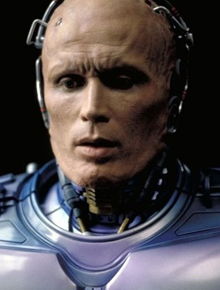 <i>Robocop</i>: Peter Weller está no quinto ano de <i>Dexter</i>