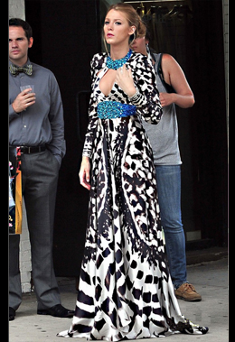 Borboleta?: Blake Lively usa vestido estampado