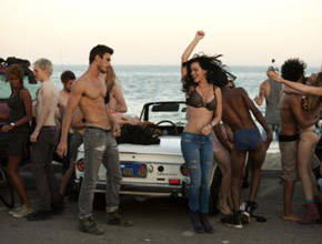 No <i>Twitter</i>: Katty Perry divulga foto de novo vídeo