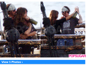 <i>Piratas do Caribe</i>: Cruz e Depp dançam nos <i>sets</i>