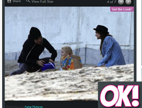 Em família: Ashlee Simpson vai à praia