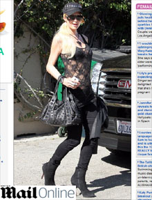 <i>Lady in black</i>: Paris Hilton usa transparência