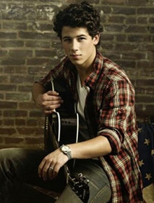 Enquete: Nick Jonas vence Justin Bieber