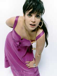Lily Allen: Cantora fala sobre enjoos na gravidez