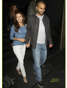 A dois: Eva Longoria e Tony Parker jantam juntos