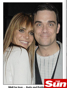 Lua de mel: Robbie Williams e Ayda passam em casa