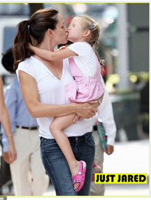 <i>Smack</i>: Jennifer Garner ganha beijo da filha