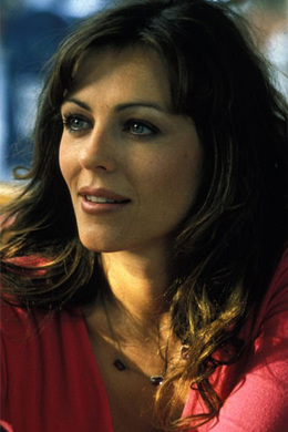 Água quente: Elizabeth Hurley fala sobre dieta