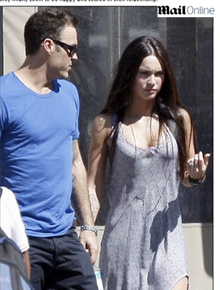 Vestidinho: Fox passeia com Brian Austin