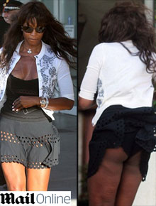 Uepa: Vento levanta a saia de Naomi Campbell