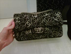 É dela: Paris postou imagem de bolsa na <I>web</i>