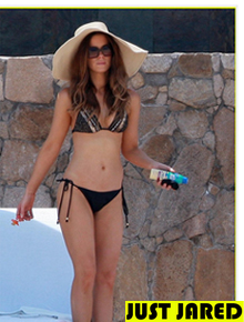 No México: Kate Beckinsale curte praia com a família
