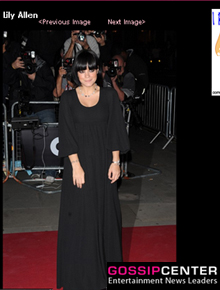 Noite: Lily Allen vai à festa de revista em Londres