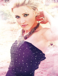 <i>Hannah Montana</i>: Emily Osment vem para o Brasil