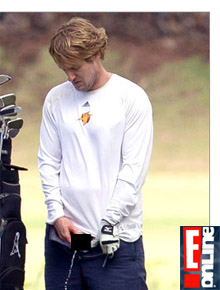 Apertado: Owen Wilson não espera por toalete