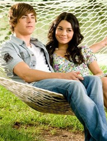 Pinica!: Vanessa Hudgens não gosta da barba de Zac