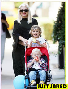 Em Nova York: Gwen Stefani passeia com os filhos