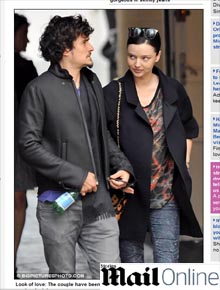 Paris: Orlando Bloom e Miranda Kerr vão às compras