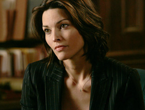 Mamãe: Promotora de <i>Law & Order</i> dá à luz