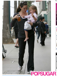 Colo: Jennifer Garner passeia com a filha