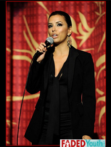 Pós-acidente: Eva Longoria participa de <i>première</i>
