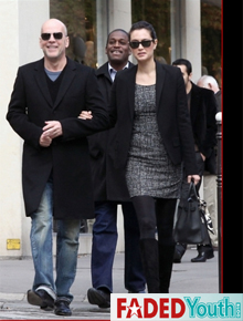 Após <i>première</i>: Bruce Willis viaja a Paris