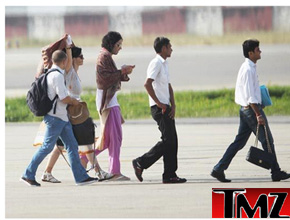 Lua de mel: Katy Perry e Russell Brand embarcam