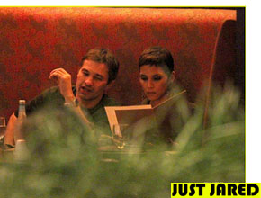 Mesa: Halle Berry janta com Olivier Martinez